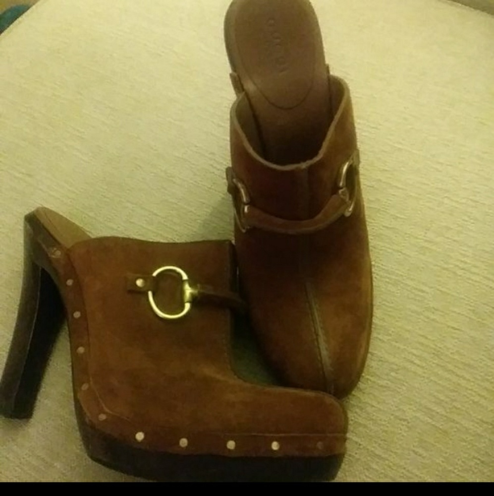 Gucci horsebit high heeled brown suede clogs